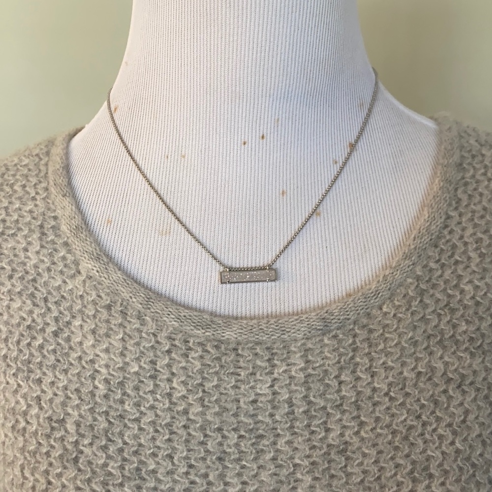 KENDRA SCOTT BAR NECKLACE